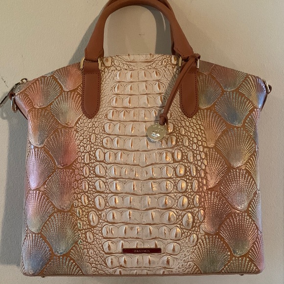 🍇🍒HOST PICK 🍇🍒 Brahmin Bondi Collection Large Seashell Print Duxbury Sat… - Picture 2 of 16